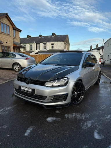 Wet-look exterior detail finish